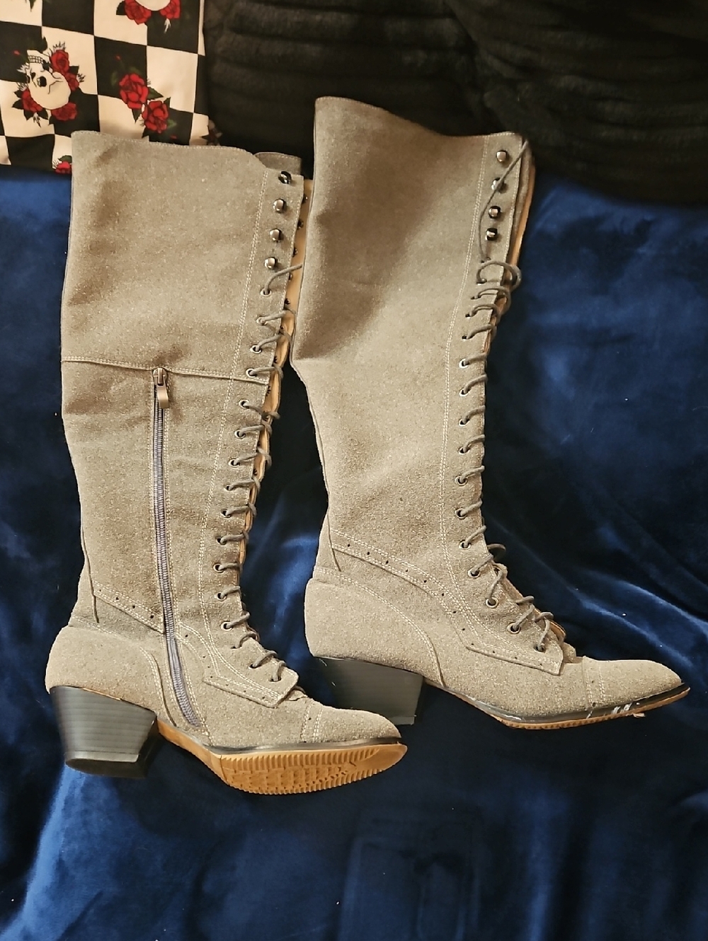 Women’s Knee-High Lace-Up Boots in Gray